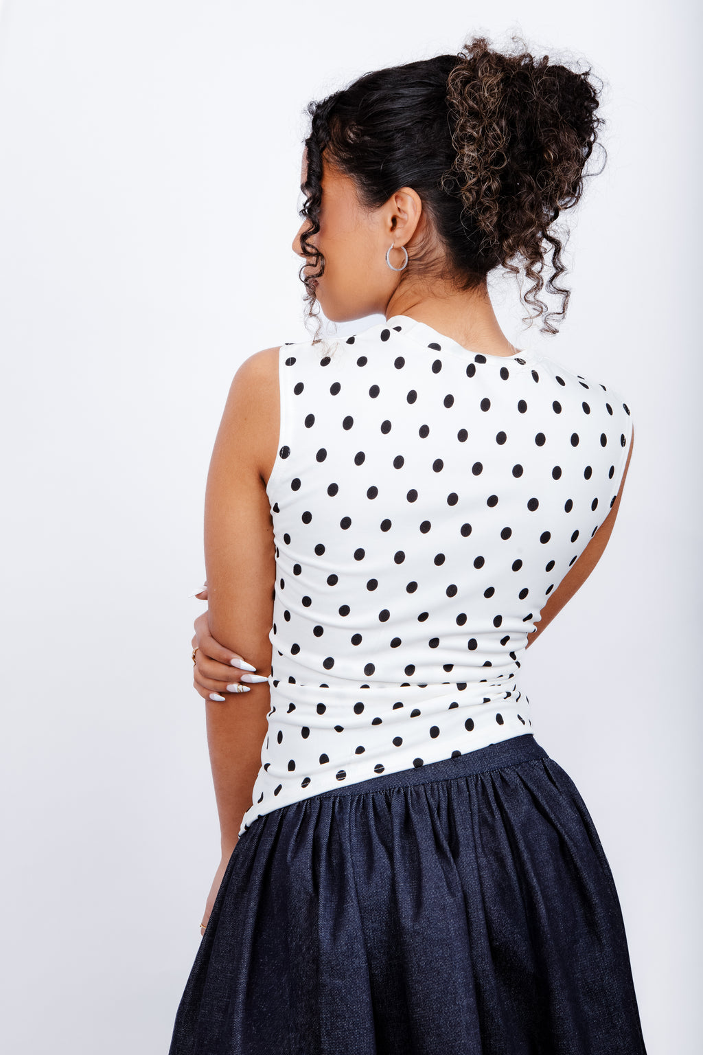 Top à pois sans manches