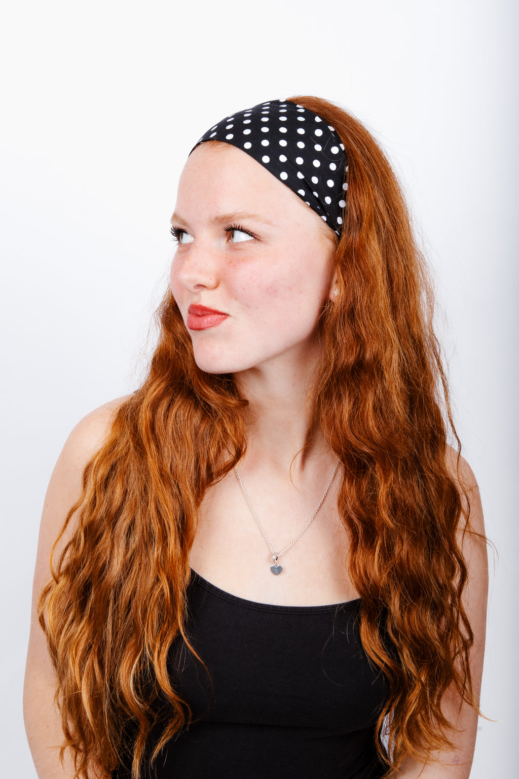 Bandeau noir à pois blanc