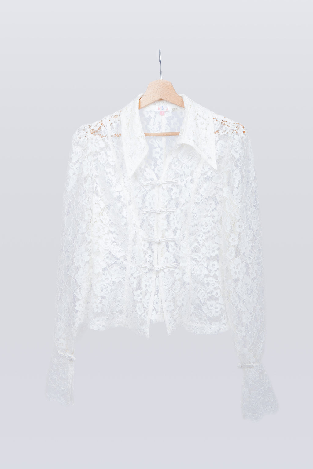 La Chemise en dentelle