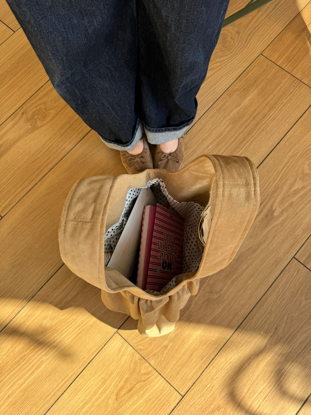 Le sac suédine clair